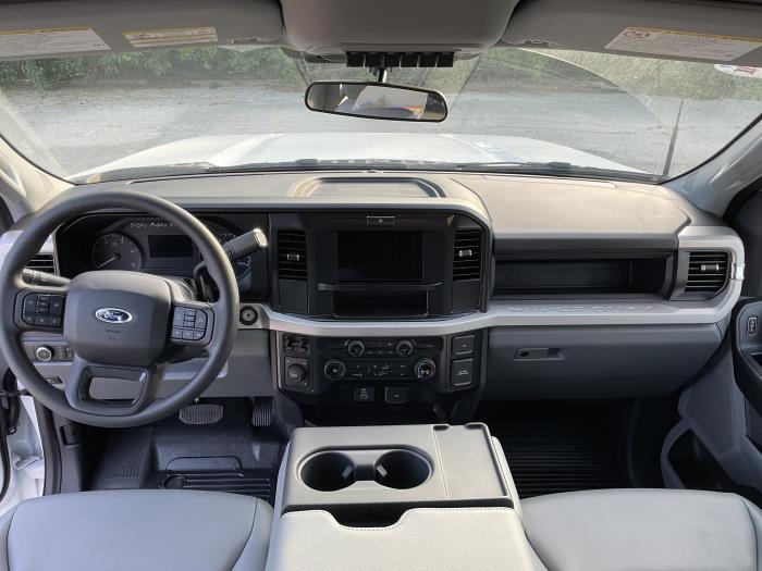 2025 Ford F-550-12