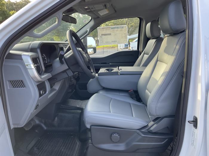 2025 Ford F-550-10