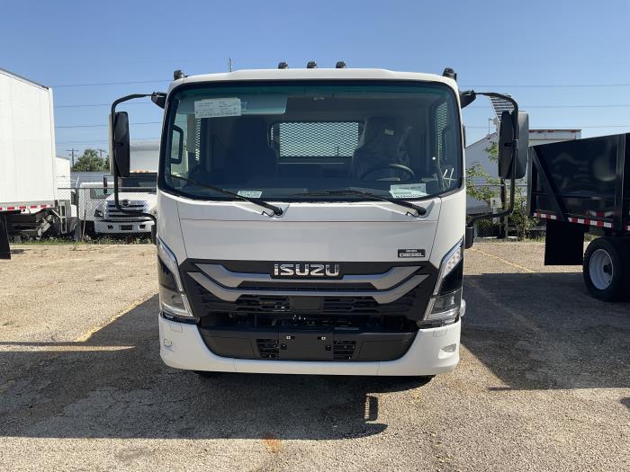 2025 Isuzu NRR-6