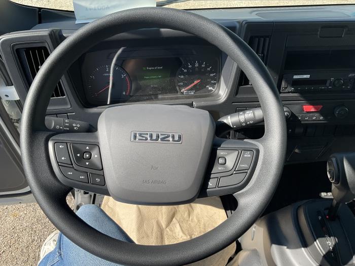 2025 Isuzu NRR-12