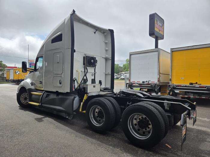 2021 Kenworth T680-27
