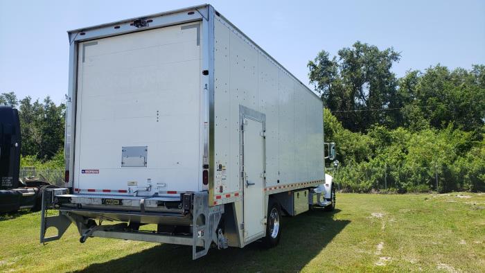 2020 Peterbilt 337-5