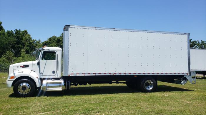 2020 Peterbilt 337-8