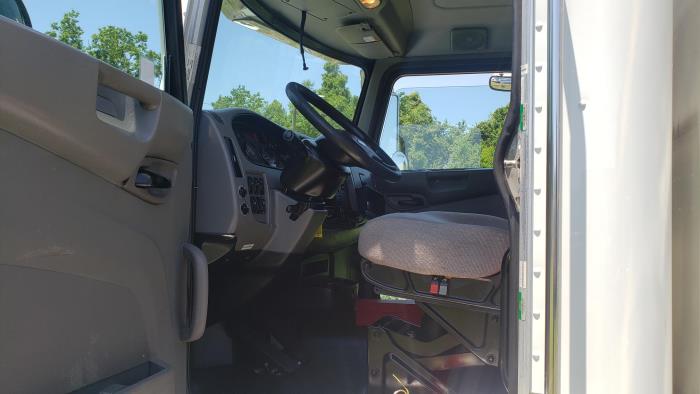 2020 Peterbilt 337-9