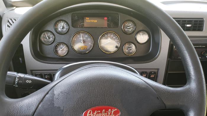 2020 Peterbilt 337-11