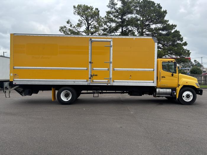 2019 Hino 268-24