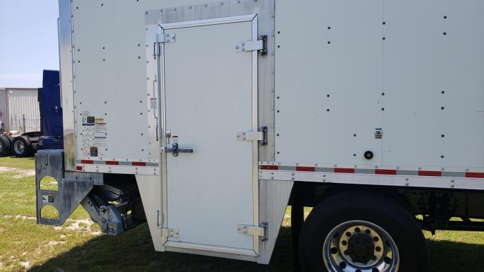 2020 Peterbilt 337-25