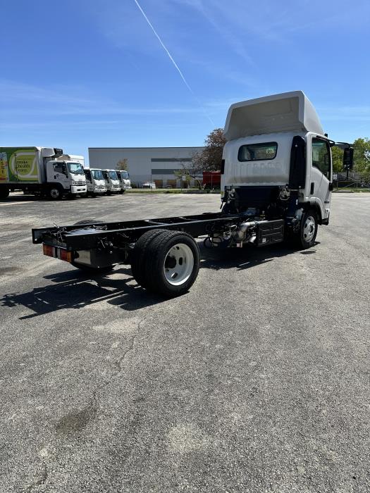 2025 Isuzu NPR-XD-4