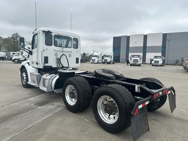 2020 Peterbilt 579-8