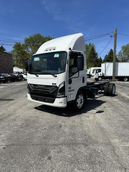 2025 Isuzu NPR-XD-1