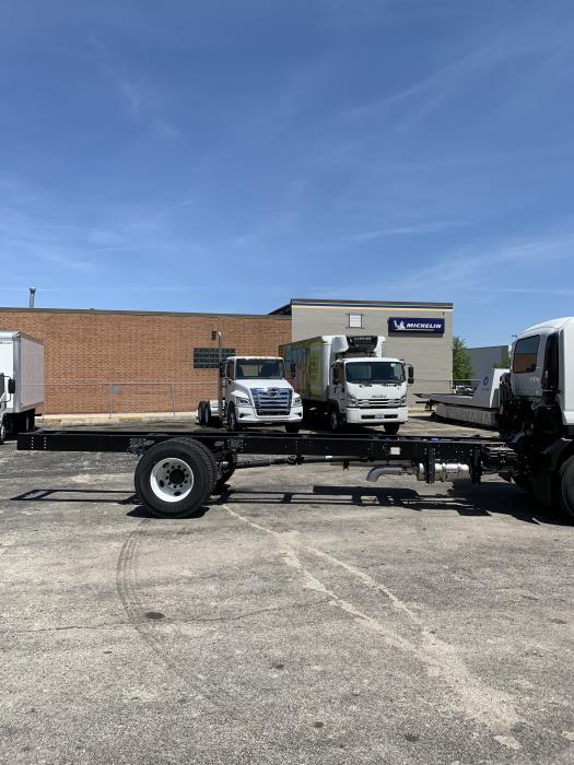 2025 Isuzu FTR-7