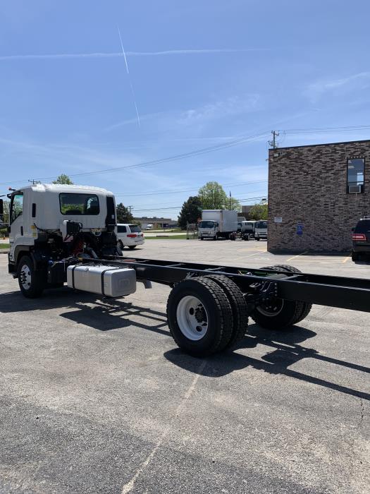2025 Isuzu FTR-9