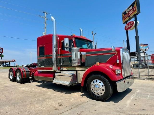 2021 Kenworth W900L-2