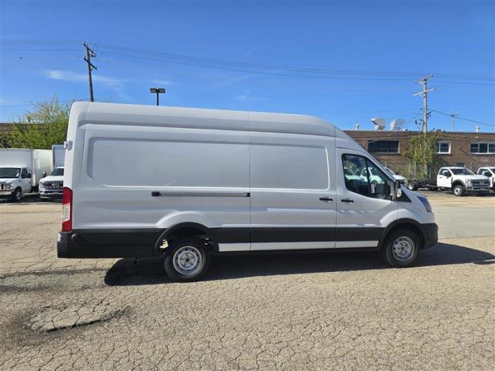 2025 Ford Transit-350-10