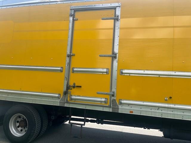 2020 Hino 268A-5