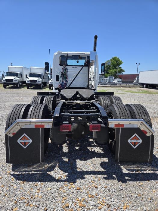 2021 International LT625-14