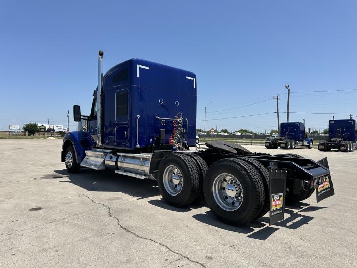 2022 Kenworth W990-3