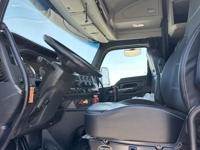 2022 Kenworth W990-7