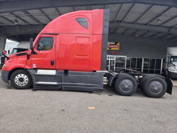 2022 Freightliner Cascadia-6