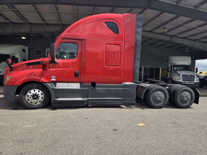 2022 Freightliner Cascadia-9