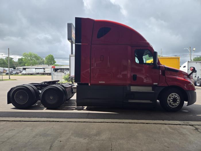 2022 Freightliner Cascadia-11