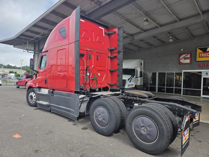 2022 Freightliner Cascadia-19