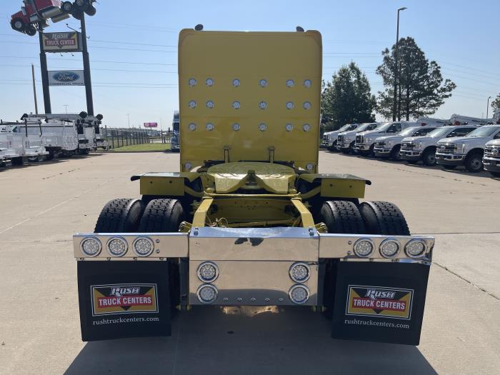 2023 Peterbilt 389-11
