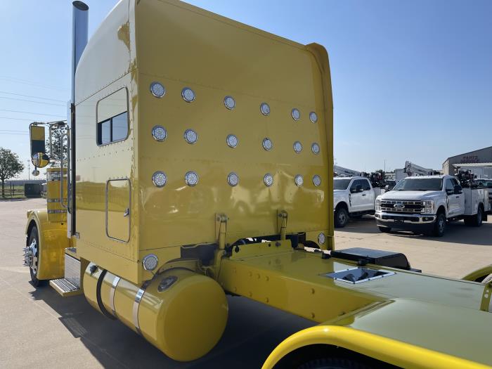 2023 Peterbilt 389-14
