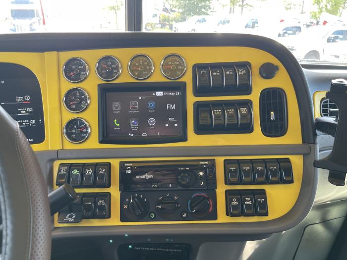 2023 Peterbilt 389-19