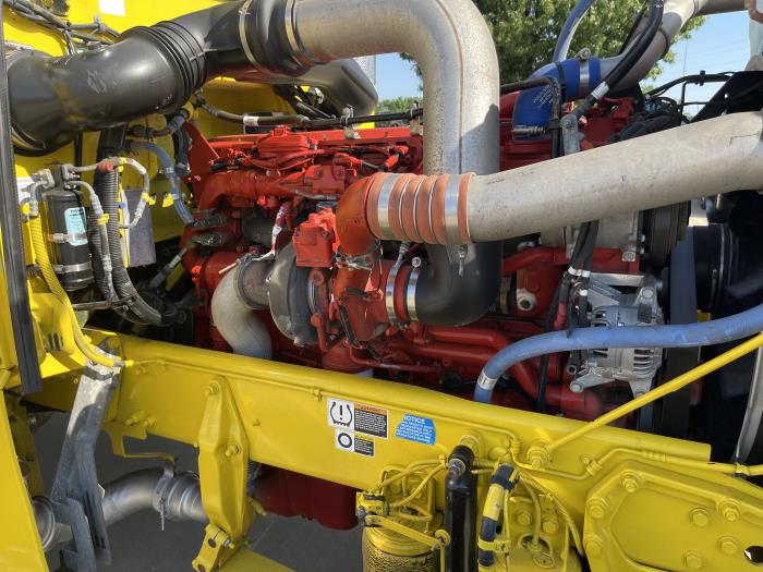 2023 Peterbilt 389-35