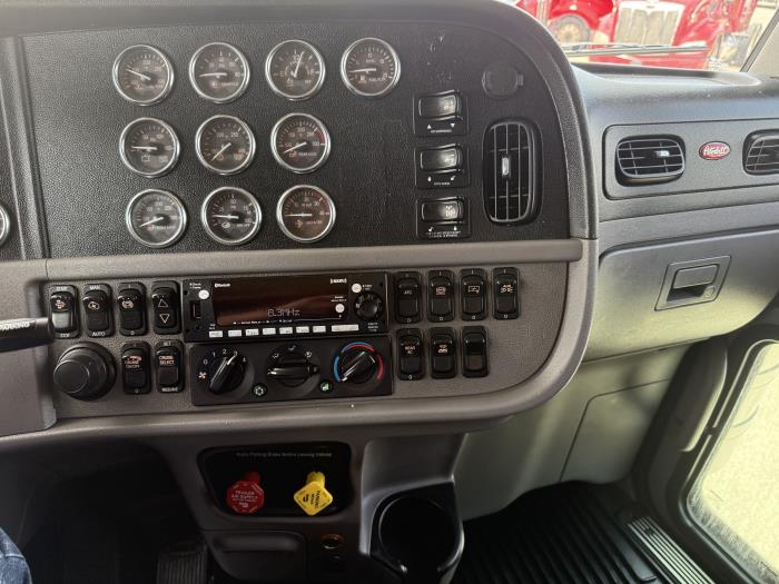 2019 Peterbilt 389-6