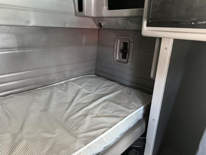 2019 Peterbilt 389-16