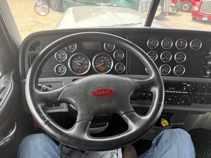 2019 Peterbilt 389-18