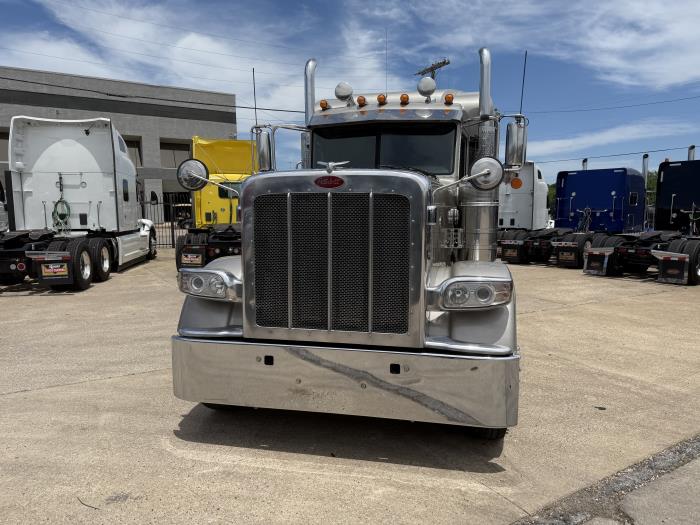 2019 Peterbilt 389-23