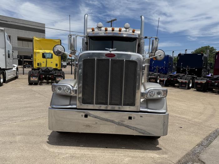 2019 Peterbilt 389-24