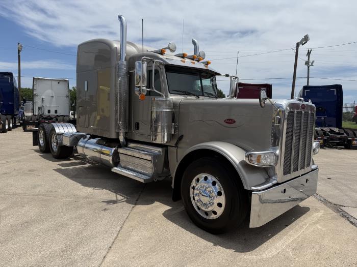 2019 Peterbilt 389-28