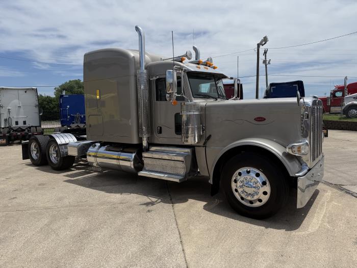 2019 Peterbilt 389-2
