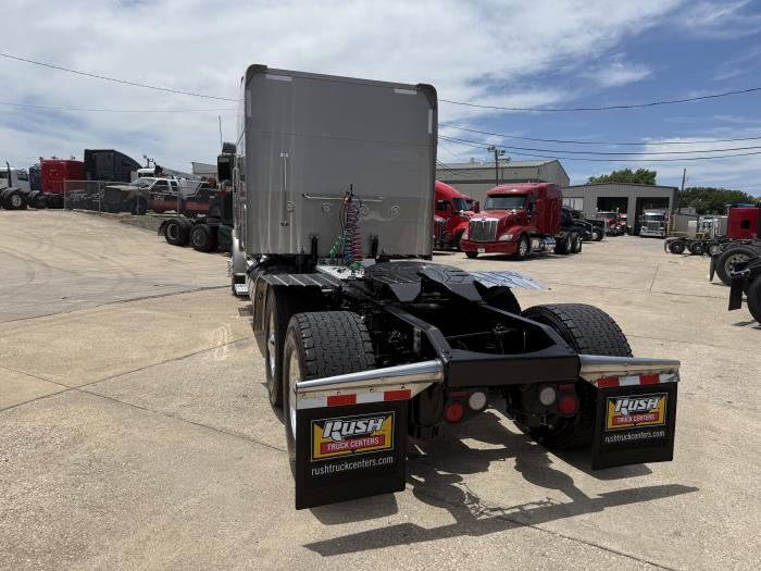 2019 Peterbilt 389-37