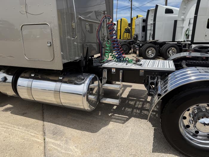 2019 Peterbilt 389-39