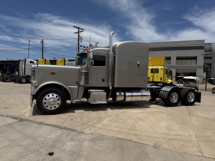 2019 Peterbilt 389-41