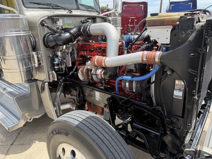 2019 Peterbilt 389-44