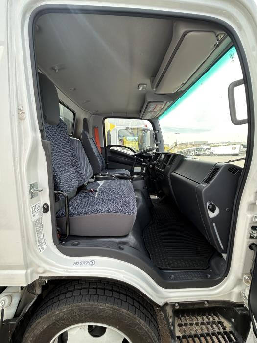 2024 Isuzu NRR-11