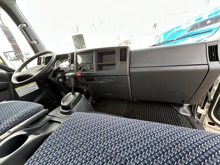 2024 Isuzu NRR-9