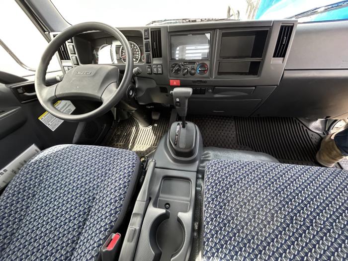 2024 Isuzu NRR-10