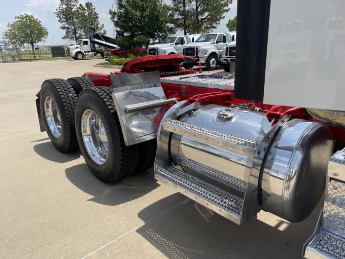2022 Peterbilt 567-4