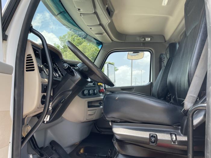 2022 Peterbilt 567-15