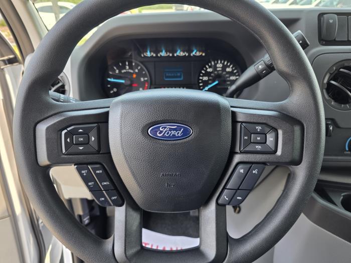 2025 Ford E-450-15