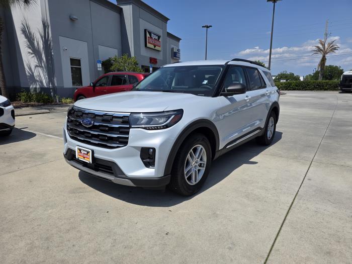2025 Ford Explorer-1