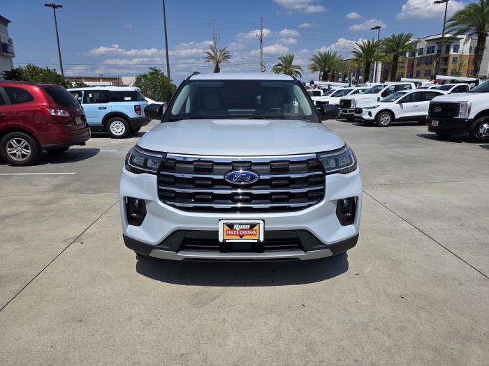 2025 Ford Explorer-2
