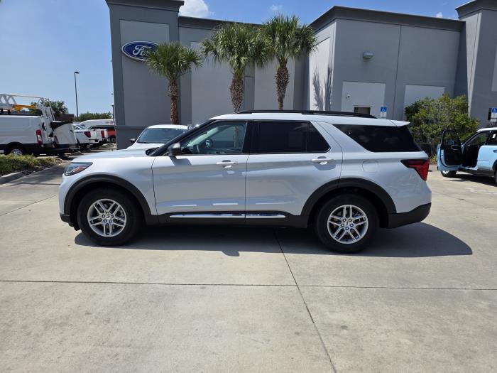 2025 Ford Explorer-8